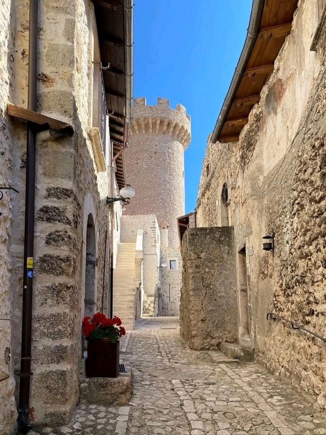 🏔️ City of Quiet Resilience – L’Aquila, Italy