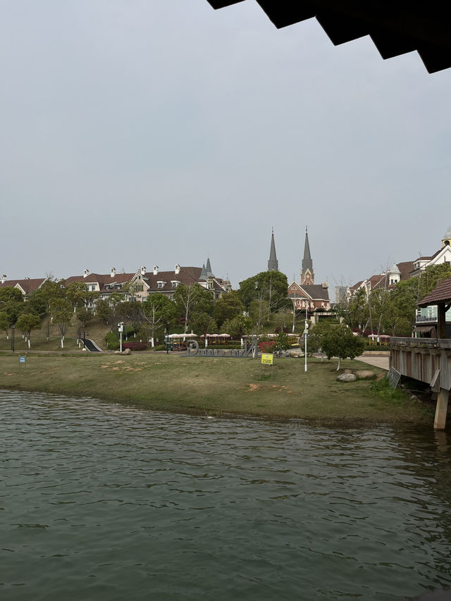 🏰🌸 Nanchang’s Hidden Europe: Pastel Palazzos & Canal Dreams in Luzern Town!