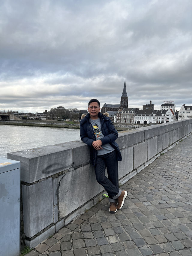 🌉✨ St. Servaas Bridge – Walking Through 2,000 Years of Maastricht’s Soul 🇳🇱🕰️  