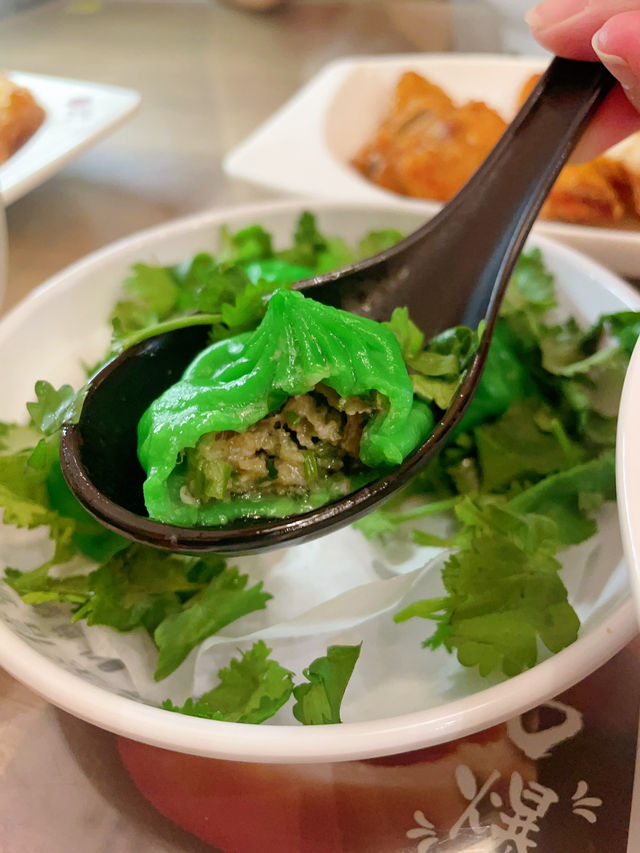 芫荽控必衝！爆汁小籠包🌿食過返尋味
