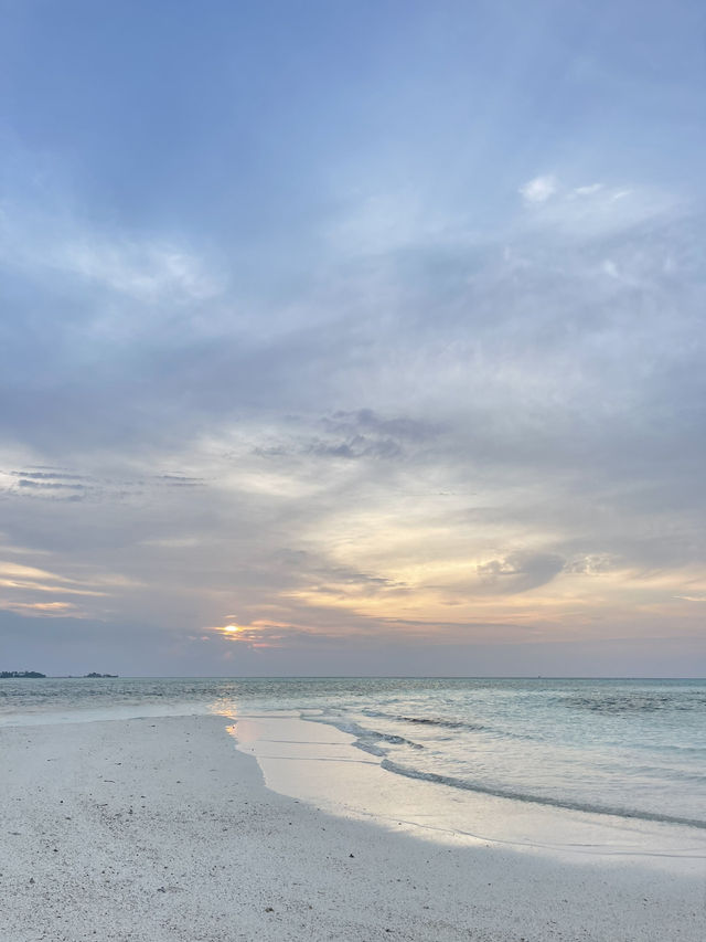 🌴 Thulusdhoo Holiday – Relax, Explore, Repeat 🌊✨ 🌴 Thulusdhoo Holiday – Relax, Explore, Repeat 🌊✨