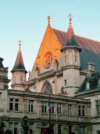 When Paris Lights Up, the Night Comes Alive 🇫🇷