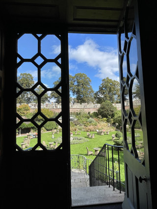 A Hidden Gem in York: Lunch at Grays Court 🏛️✨