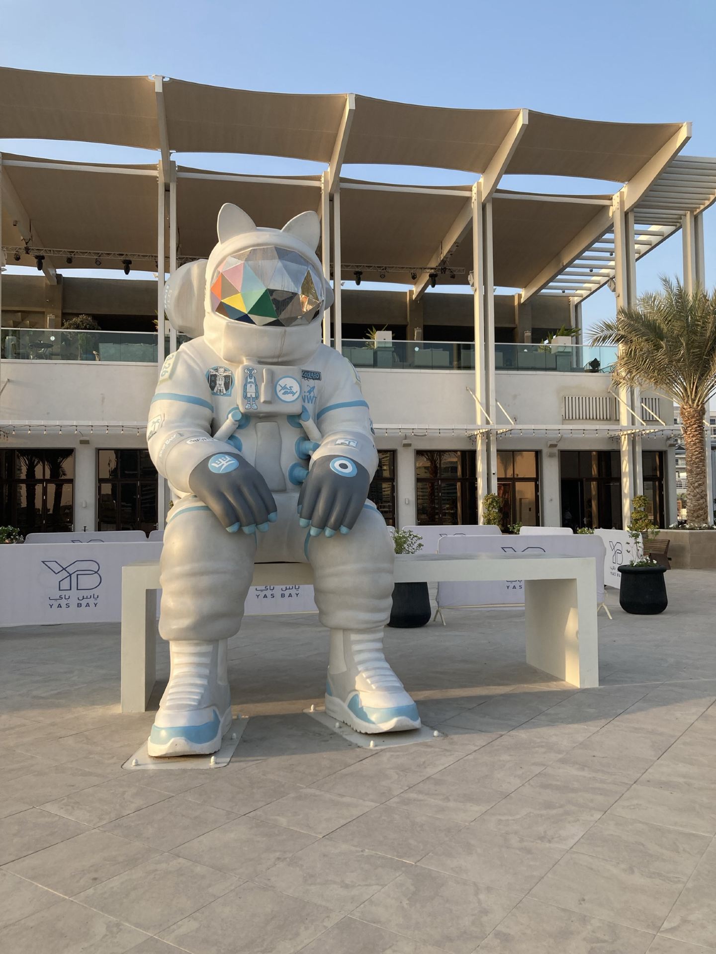 SPACE CATS in Abu Dhabi?! 🐱🚀 The City’s Most Unusual Photo Spot! 🇦🇪