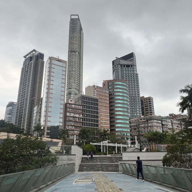 打卡香港尖沙咀東海濱平臺花園