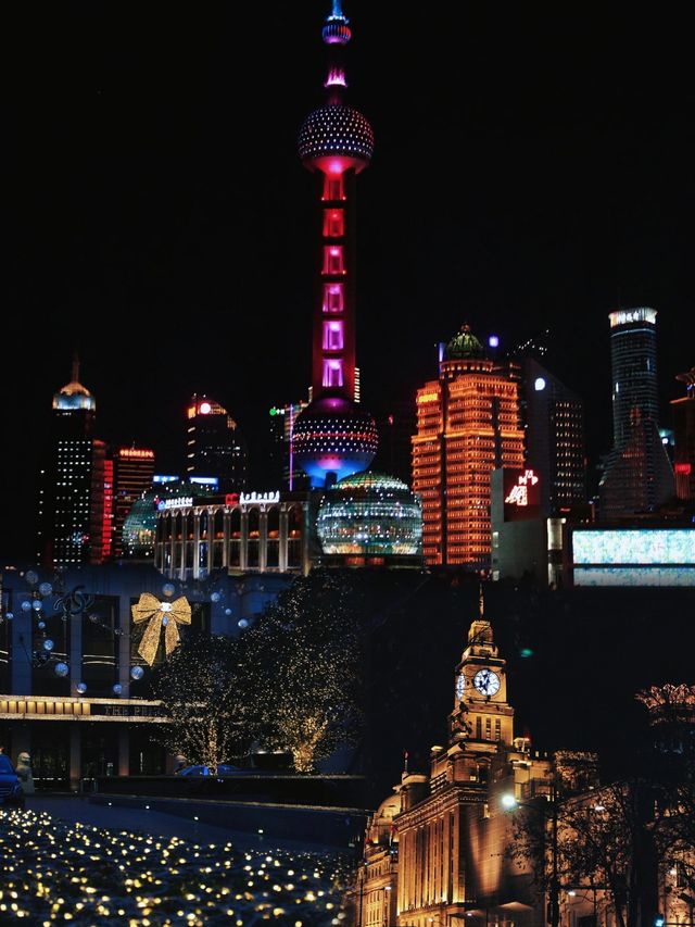全上海的人都來了吧因為《繁花》的熱播，黃河路再一次火爆
