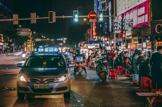長沙深夜的解放西路，也太太太太熱鬧了吧