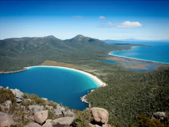 Tasmania|The World's Top Ten Most Enchanting Bays - Wineglass Bay