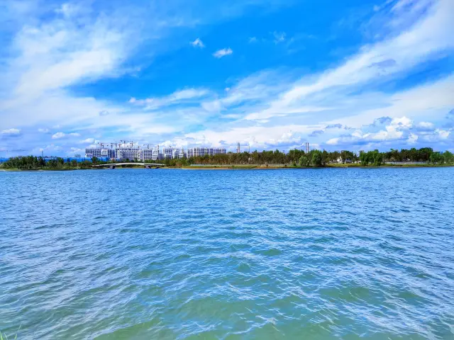 A paradise-like beautiful scenery