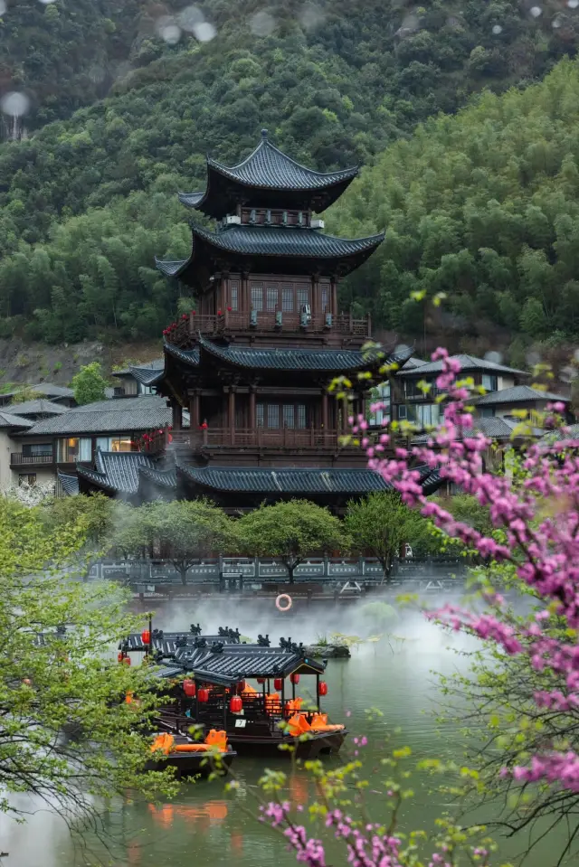 Visit Gexian Village in spring, and persuade whoever you can