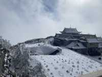 峨眉山-雪景-值得一去