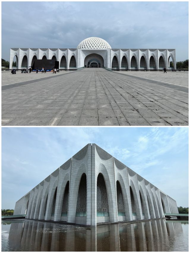 香河天下第一城，位於京城以東，廊坊北三縣的香河，地處京、津、冀交界處