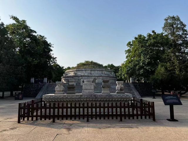 袁林，全名袁公林，中華民國首任正式大總統袁世凱墓地