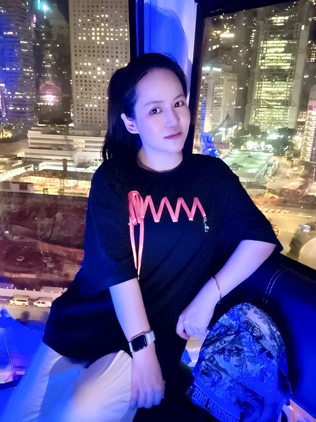 來香港一定要做這個浪漫的摩天輪