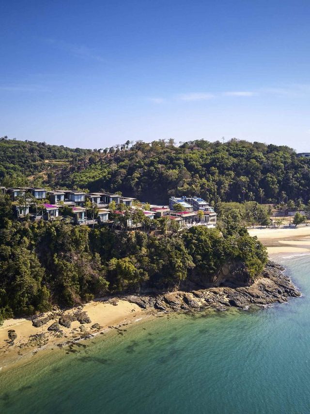 🌴 Phuket's Luxe Hideaway: V Villas Mgallery 🏖️