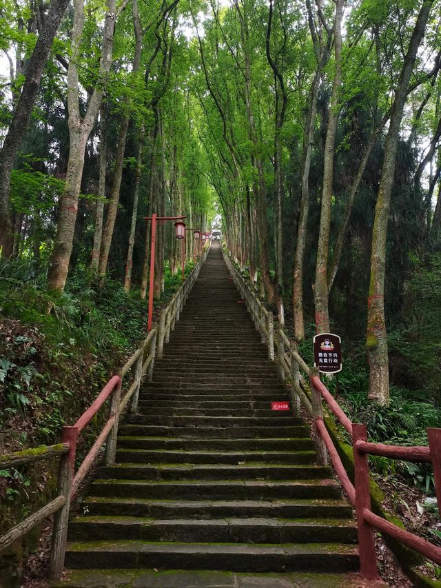 廣元鼓城山——七里峽景區。