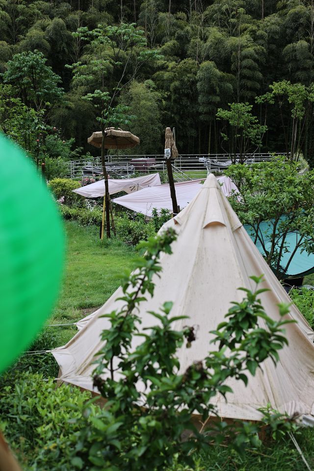 誤闖入了愛麗絲仙境的童話小屋!!。 誤闖入了愛麗絲仙境的童話小屋!!。