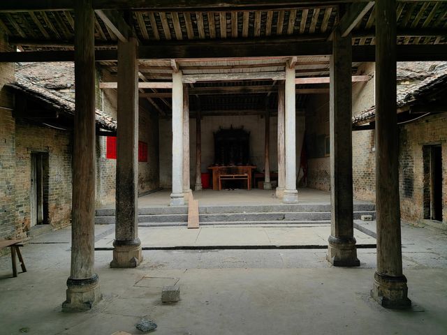 廣西富川小崗頭村楊氏宗祠。