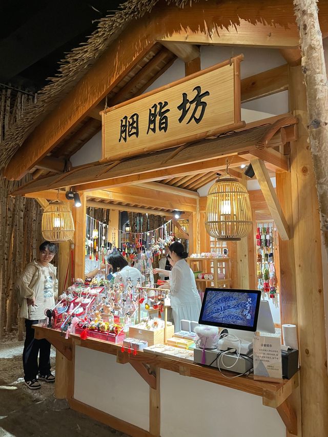 只有河南·戲劇幻城絕對是您不可錯過的地方。