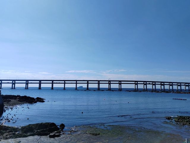 黑石礁公園｜都市海邊的黑色夢幻，潮起潮落皆風情！
