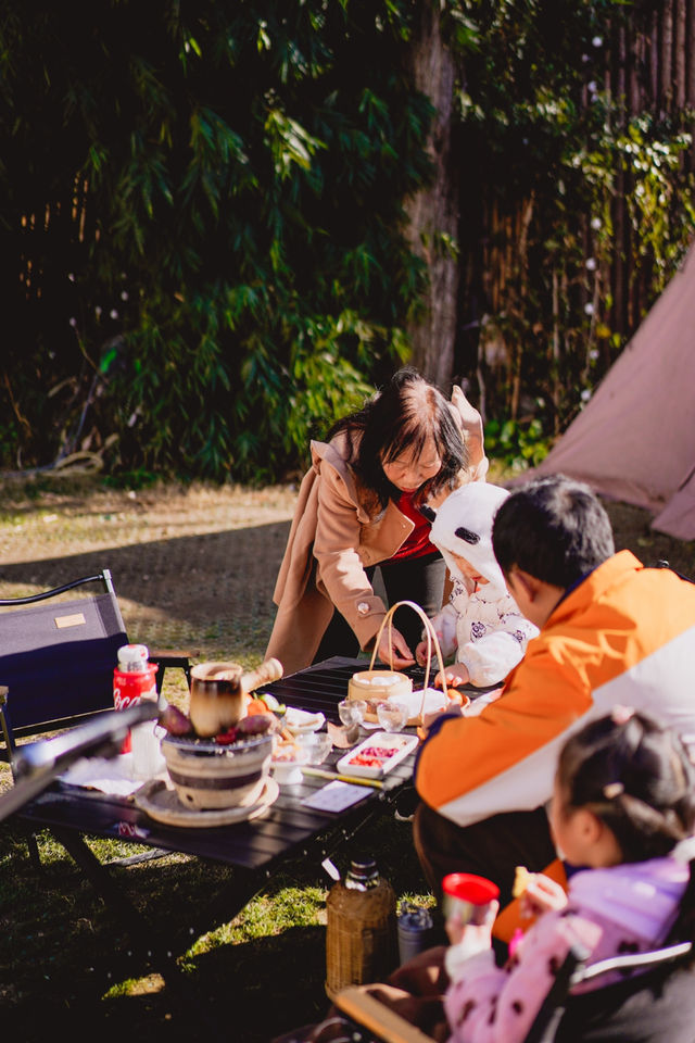 冬日暖陽和毛孩子一起花溪圍爐煮茶。