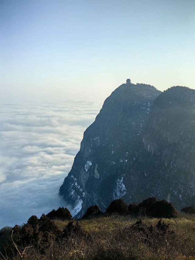 樂山-峨眉山2日遊 真溫泉體驗 看山玩水不耽誤