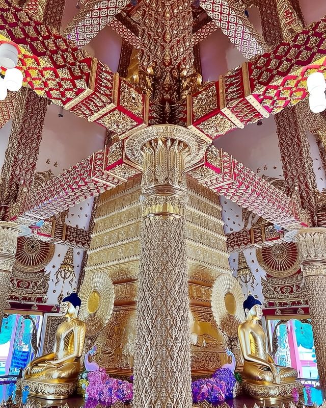 泰國烏汶大佛塔：心靈的庇護所與壯麗景觀