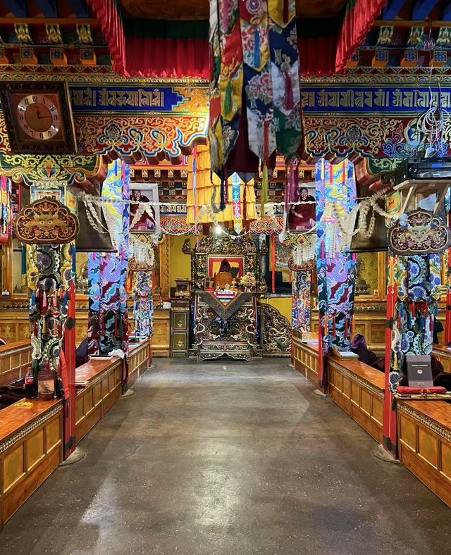 珠峰腳下的絨布寺：世界之巔的寧靜之地。