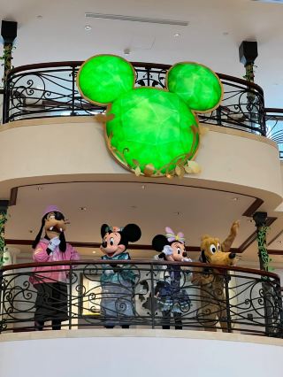 Shanghai Disneyland Hotel: Opening the Magical Door to a Fairytale World