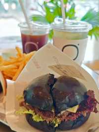 ☕ Don’t Miss This Hidden Gem in Huacheng Square: Coffeeology!