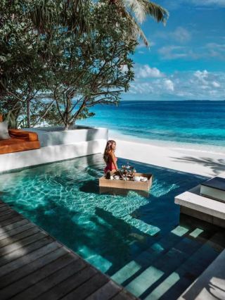 Equatorial Paradise/Snorkeling Heaven: Park Hyatt Hadahaa