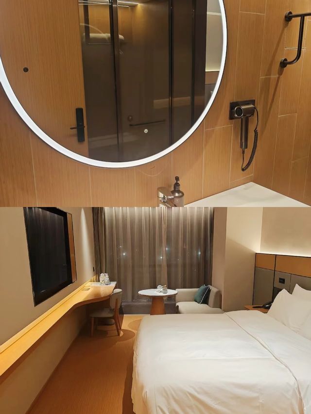 洪崖洞夜景王牌酒店