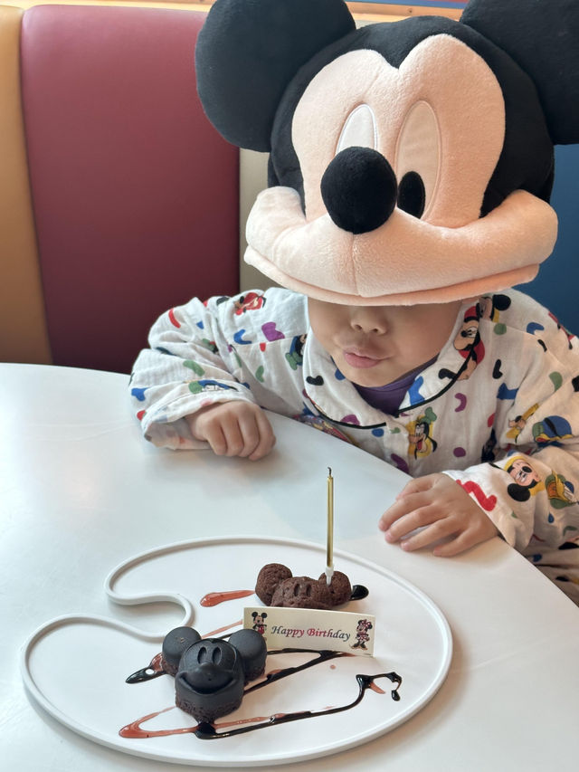 在香港迪士尼過生日真的超級出片！🎠 兒子5歲生日安排在這裡，儀式感直接拉滿～ 分享超全攻略，包你過個完美生日！