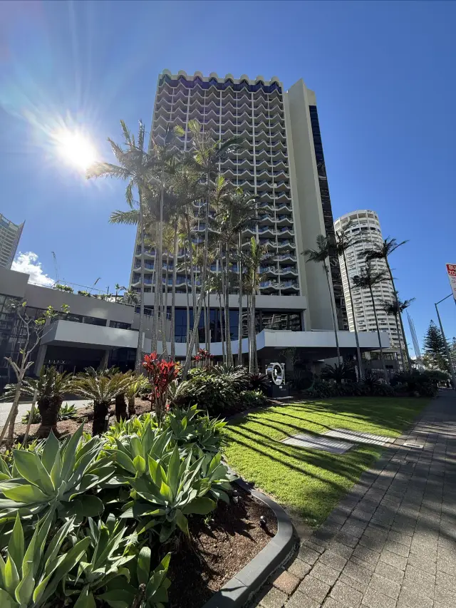 Must-Stay QT in Surfers Paradise