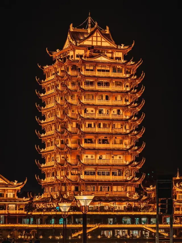 Leshan Giant Buddha: Sightseeing and Culinary Delights