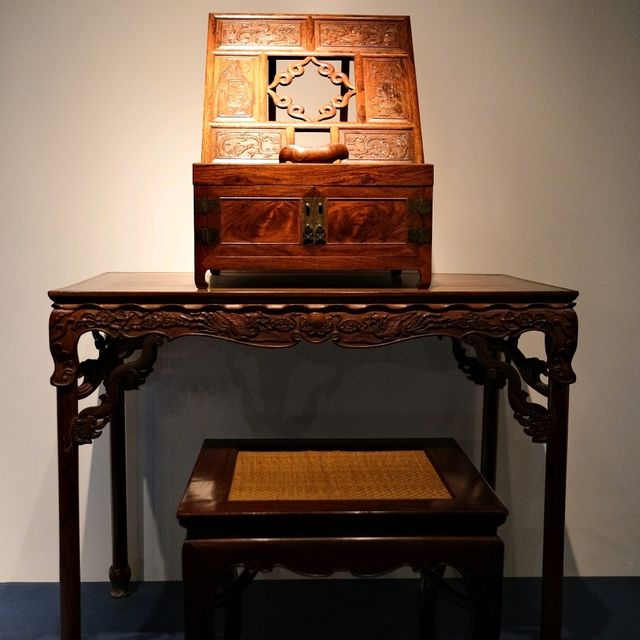 Timeless Elegance – Ming & Qing Furniture at Shanghai Museum 🪑✨