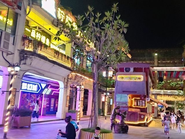 夜晚漫步感受建築魅力  百年東街 10月内地游