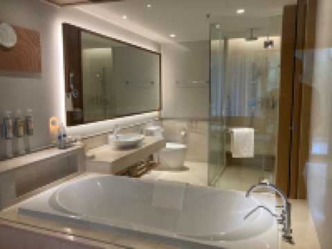 Tranquil Escape in a Modern Oasis