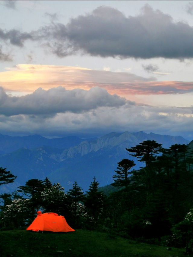 秋冬梅里雪山徒步全攻略日照金山+徒步安全指南
