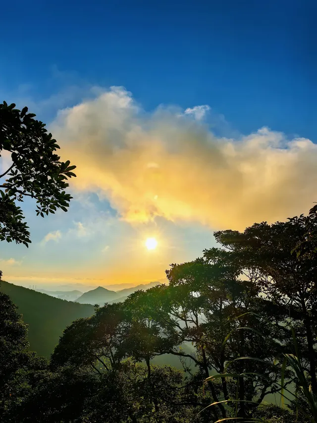 住深圳去香港爬【柏架山+怪獸大廈】|一周一山 住深圳去香港爬【柏架山+怪獸大廈】|一周一山