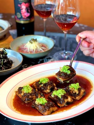 คฤหาสน์ซินานเป็นสถานที่ที่ห้ามพลาด! อาหารเลิศรสที่ปรุงภายในวิลล่าเก่าแก่แห่งนี้ช่างน่าทึ่งอย่างยิ่ง