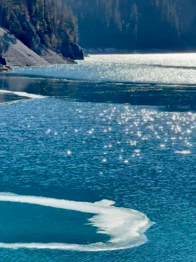 冰凝玉鏡,九寨溝冬日限定暴擊,藍冰琉璃海,美到窒息!