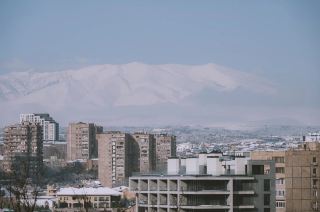 Армения | Безвизовый доступ к легендарным местам! Полный путеводитель по заснеженным горам, древним монастырям и розовой столице.