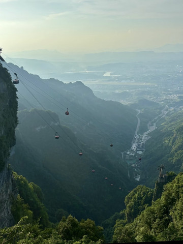 天門山｜雲の上の約束へ、人間の喧騒を山の麓に残して | Trip.com 張家界