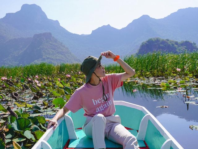6 พิกัด ล่องเรือชมทุ่งบัวบาน อ.สามร้อยยอด