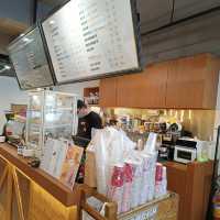 屏東演藝廳對面 cama cafe連鎖店 好喝的拿鐵划算好選擇