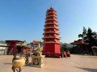 วัดหมื่นพุทธ - Ten Thousand Buddhas Monastery