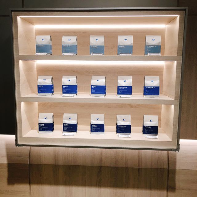 🦋☕️ 網美打卡咖啡店📍kafeD Shin Kong Mitsukoshi Taipei Xinyi A8 Shop kafeD 台北信義A8店