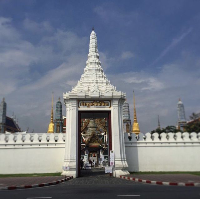 Bangkok: Where Tradition and Modernity Collid