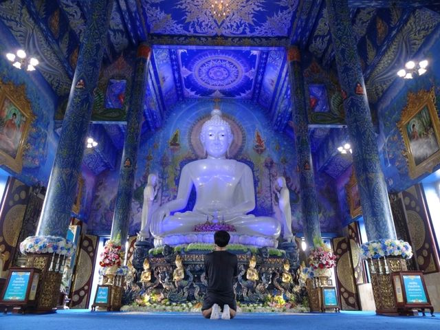 วัดร่องเสือเต้น วัดน้ำเงินแห่งเชียงราย 